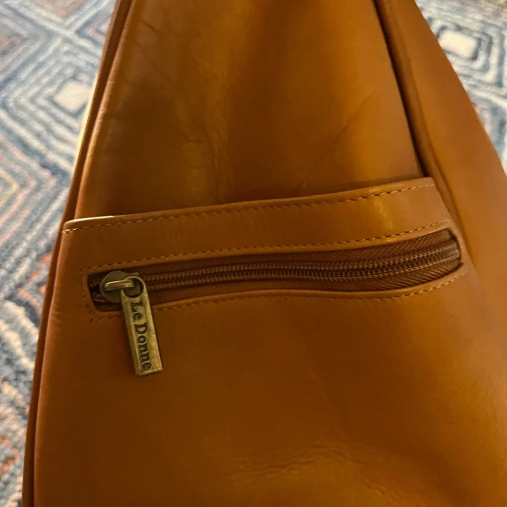 Le Donne Stylish Tan Leather Backpack